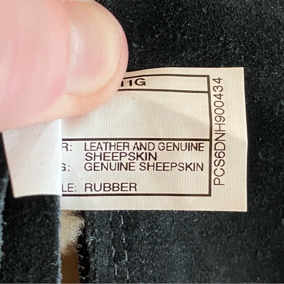 UGG Sz 7 LILLIAN Tall Black Suede Leather/Sheepskin Boots Studded Stacked Heel - Picture 9 of 10